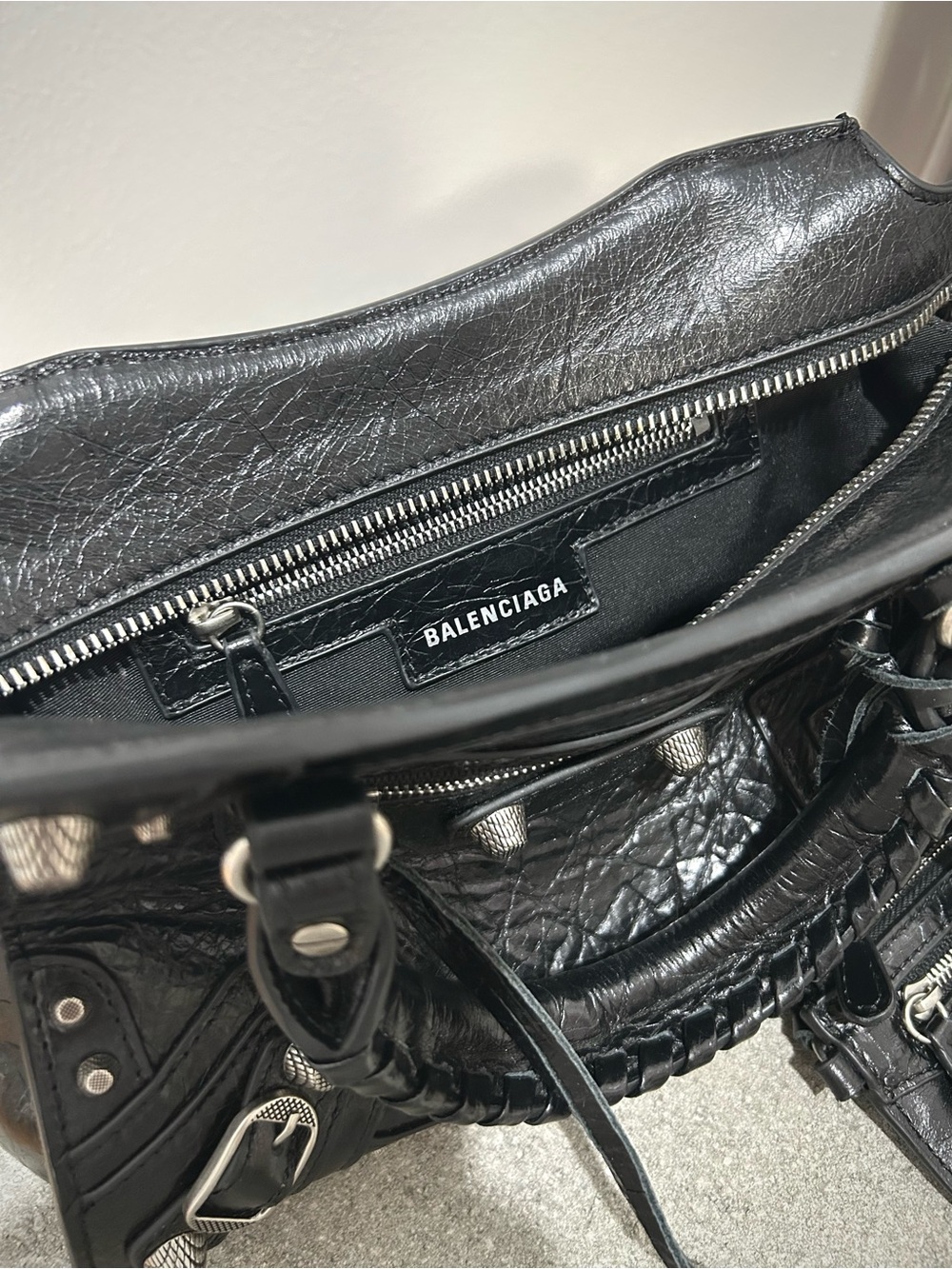 Balenciaga Neo Cagole Black Leather City Hand Bag - Picture 5 of 12